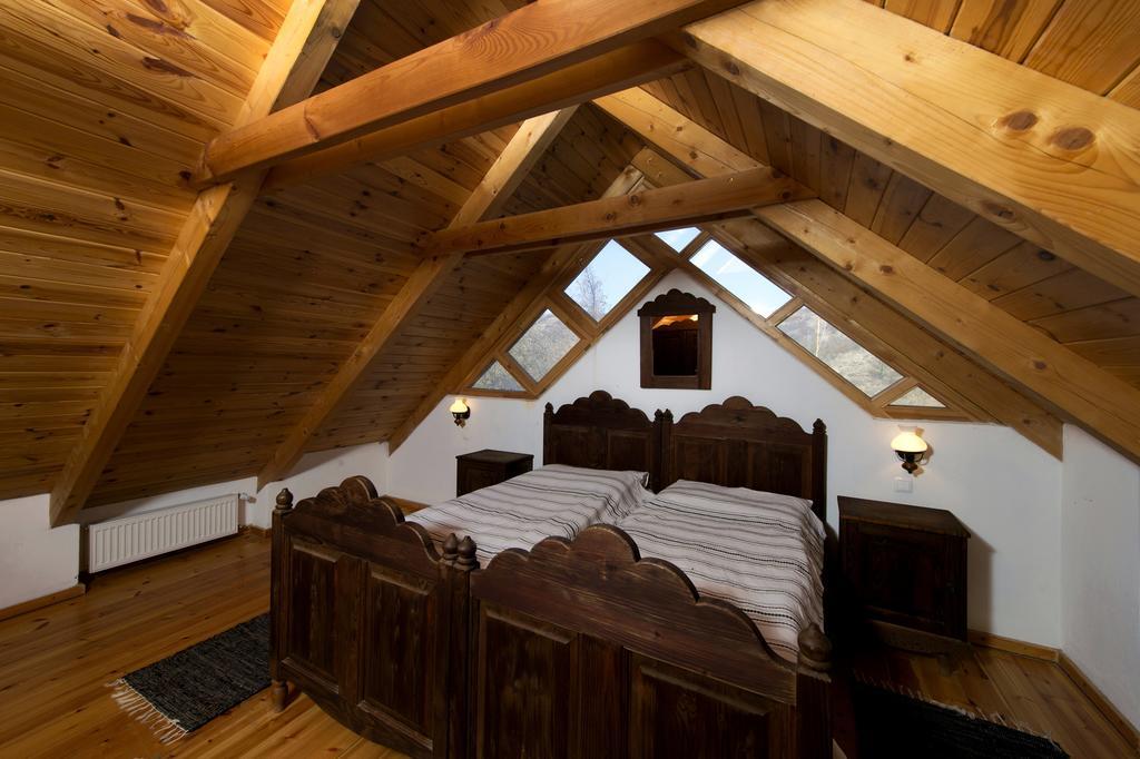 Hollokoeves Vendeghazak Hotel Room photo